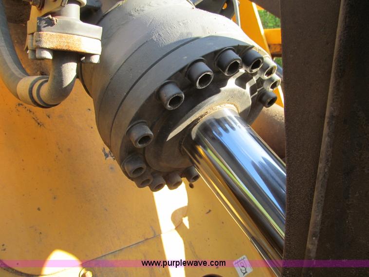 image for item F8560 2000 Volvo L90D wheel loader