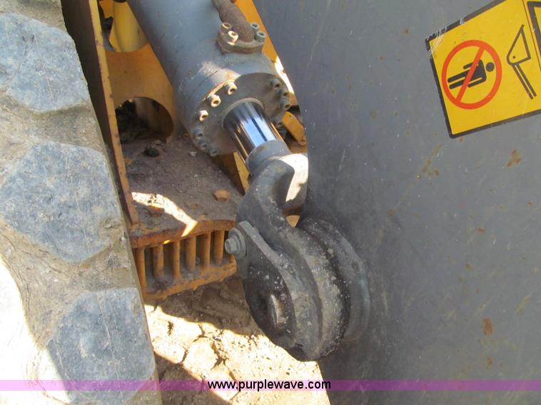 image for item F8560 2000 Volvo L90D wheel loader