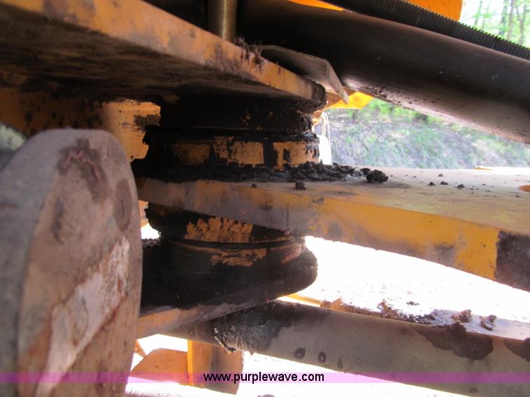 image for item F8560 2000 Volvo L90D wheel loader