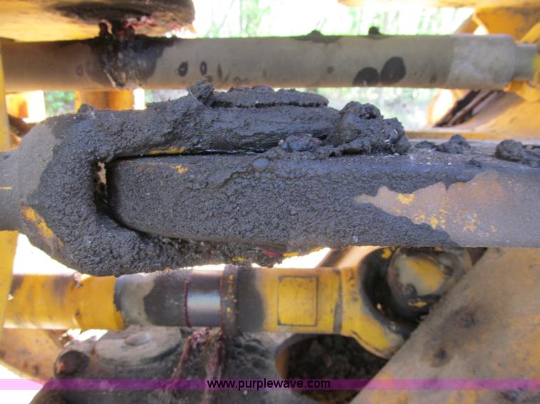 image for item F8560 2000 Volvo L90D wheel loader