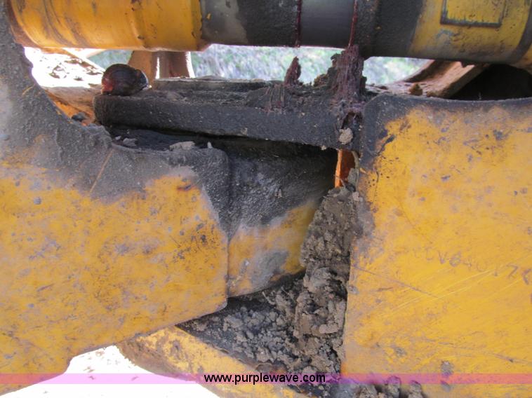 image for item F8560 2000 Volvo L90D wheel loader