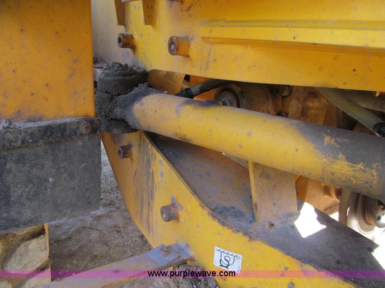 image for item F8560 2000 Volvo L90D wheel loader
