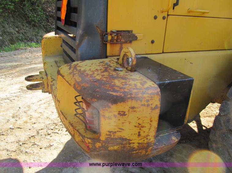 image for item F8560 2000 Volvo L90D wheel loader