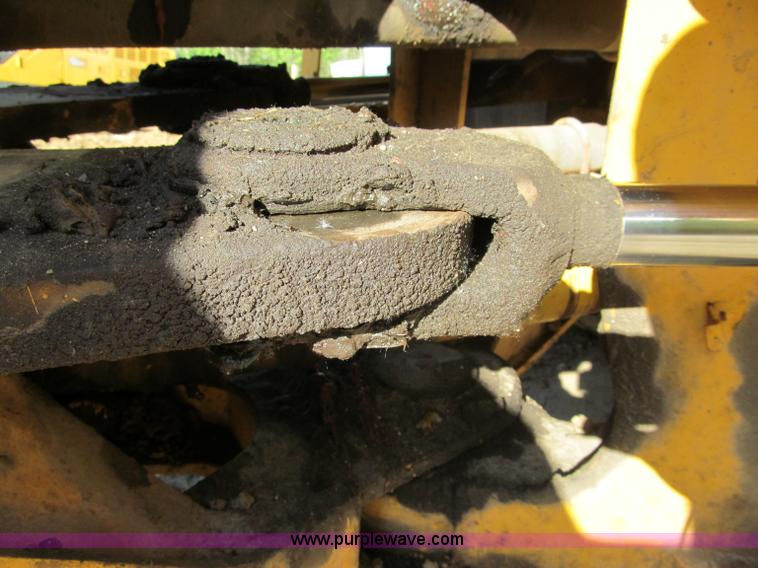 image for item F8560 2000 Volvo L90D wheel loader