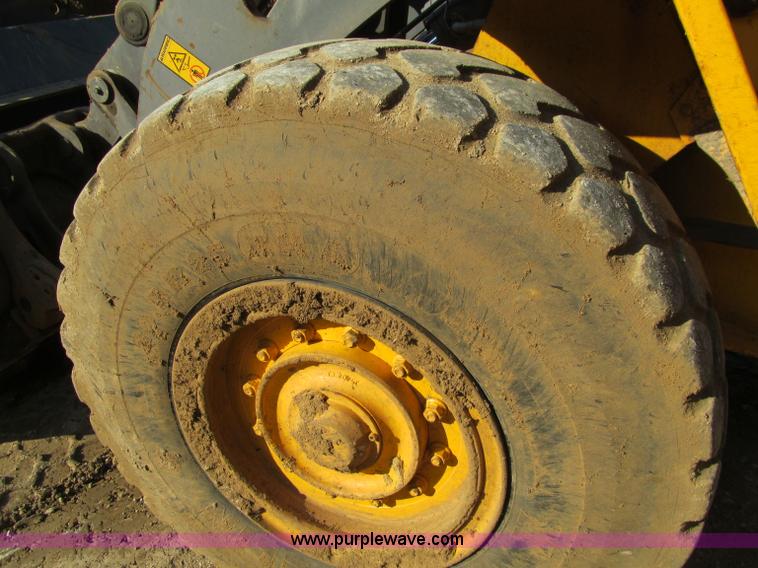 image for item F8560 2000 Volvo L90D wheel loader