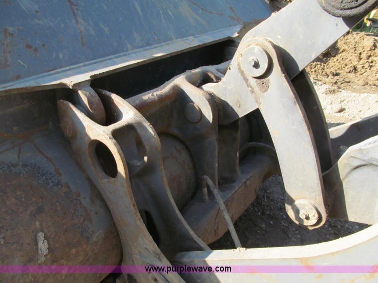 image for item F8560 2000 Volvo L90D wheel loader