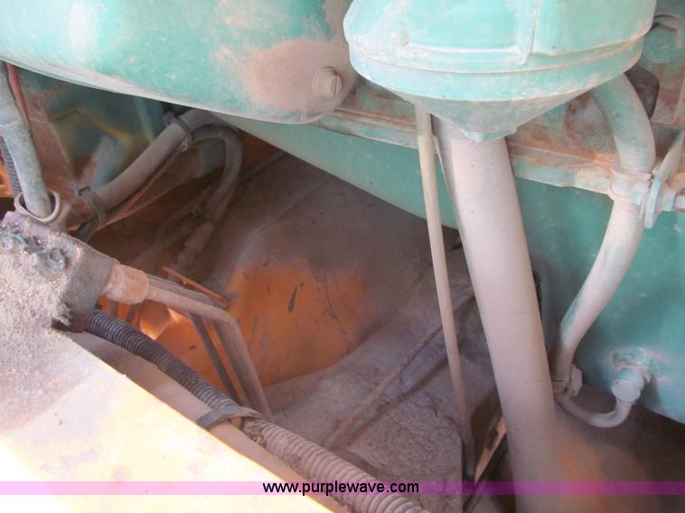 image for item F8560 2000 Volvo L90D wheel loader