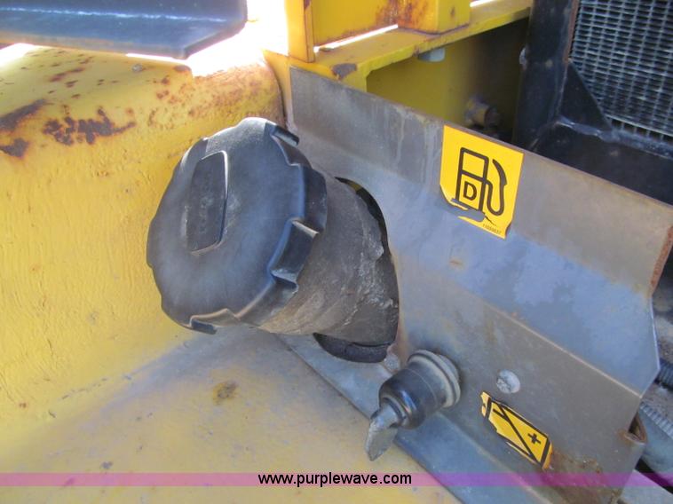 image for item F8560 2000 Volvo L90D wheel loader