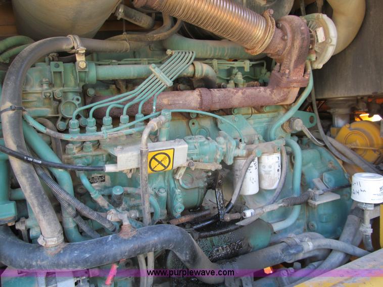 image for item F8560 2000 Volvo L90D wheel loader