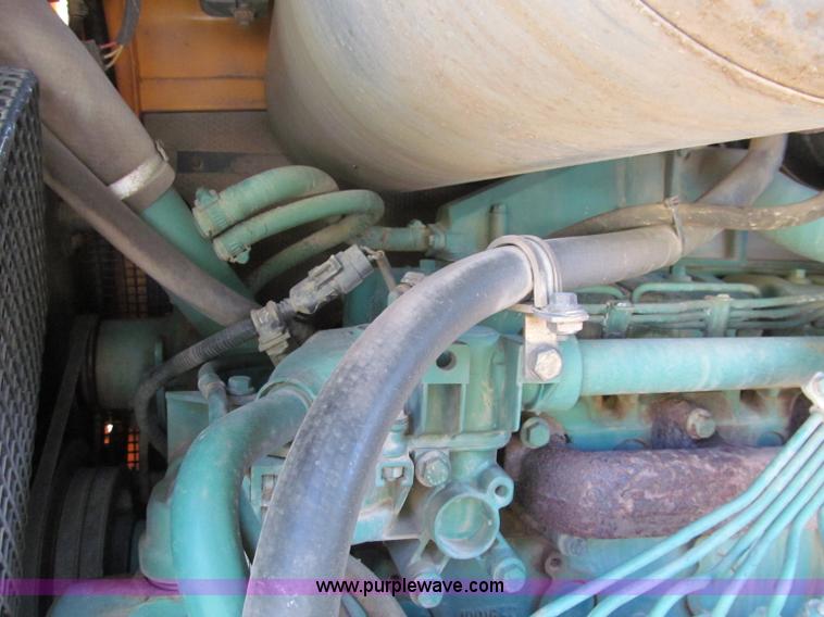 image for item F8560 2000 Volvo L90D wheel loader