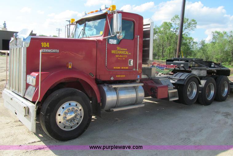 image for item F8561 1996 Kenworth W900 semi truck