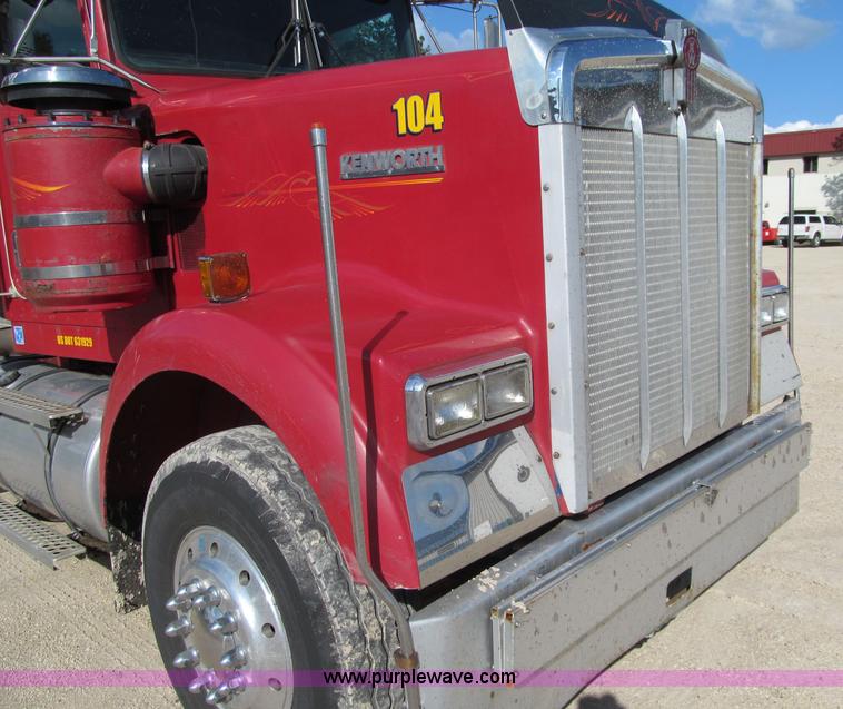 image for item F8561 1996 Kenworth W900 semi truck