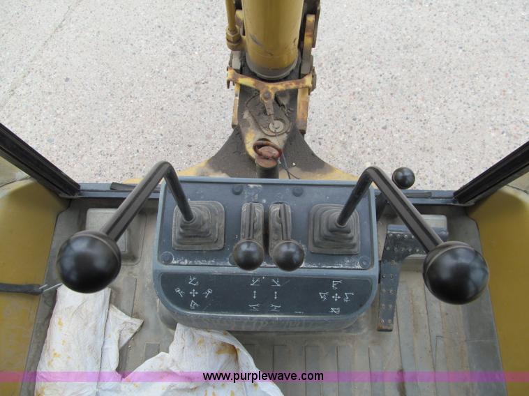 image for item F8583 1999 Caterpillar 416CIT backhoe