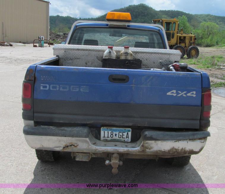 image for item F8584 1997 Dodge Ram 2500 ST Club Cab pickup truck
