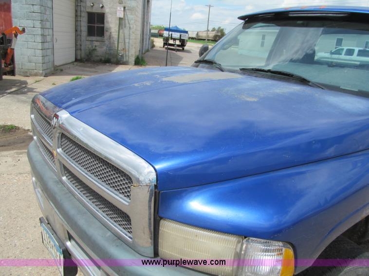 image for item F8584 1997 Dodge Ram 2500 ST Club Cab pickup truck