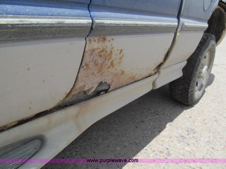 image for item F8584 1997 Dodge Ram 2500 ST Club Cab pickup truck