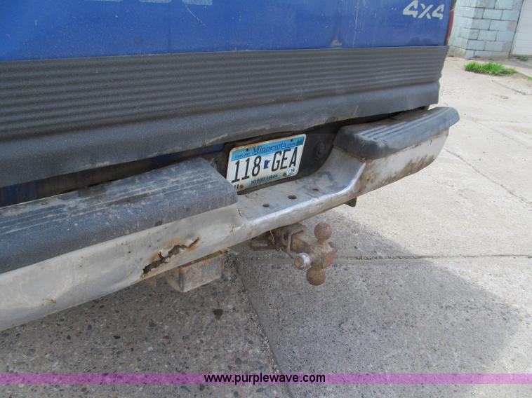 image for item F8584 1997 Dodge Ram 2500 ST Club Cab pickup truck