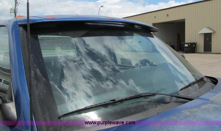 image for item F8584 1997 Dodge Ram 2500 ST Club Cab pickup truck