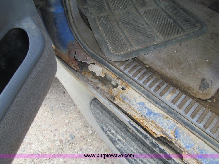 image for item F8584 1997 Dodge Ram 2500 ST Club Cab pickup truck