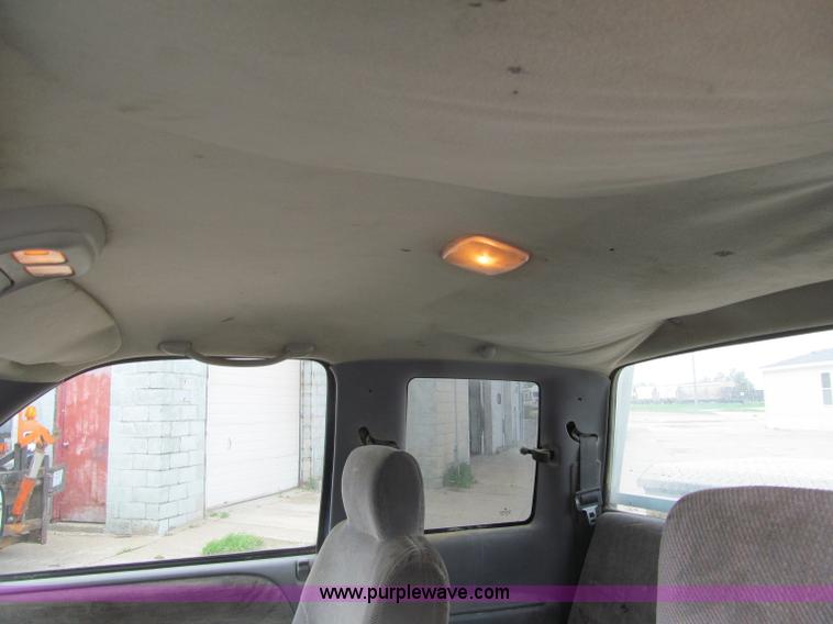 image for item F8584 1997 Dodge Ram 2500 ST Club Cab pickup truck