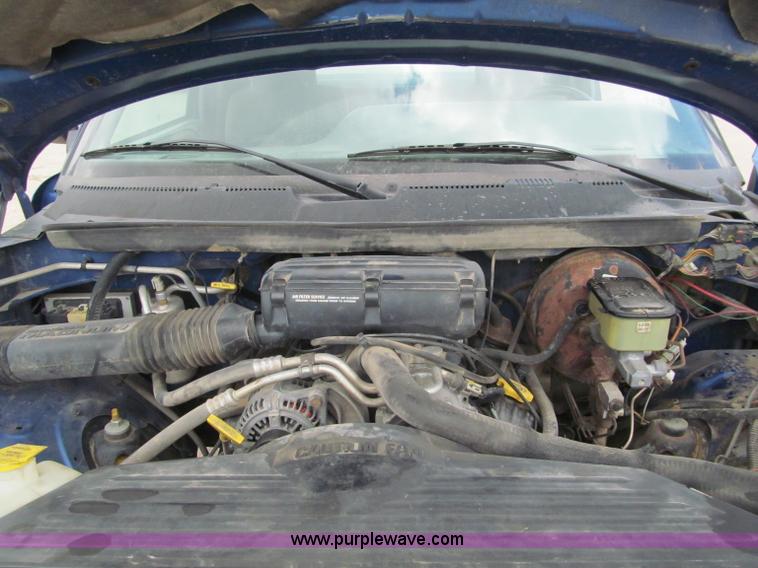 image for item F8584 1997 Dodge Ram 2500 ST Club Cab pickup truck