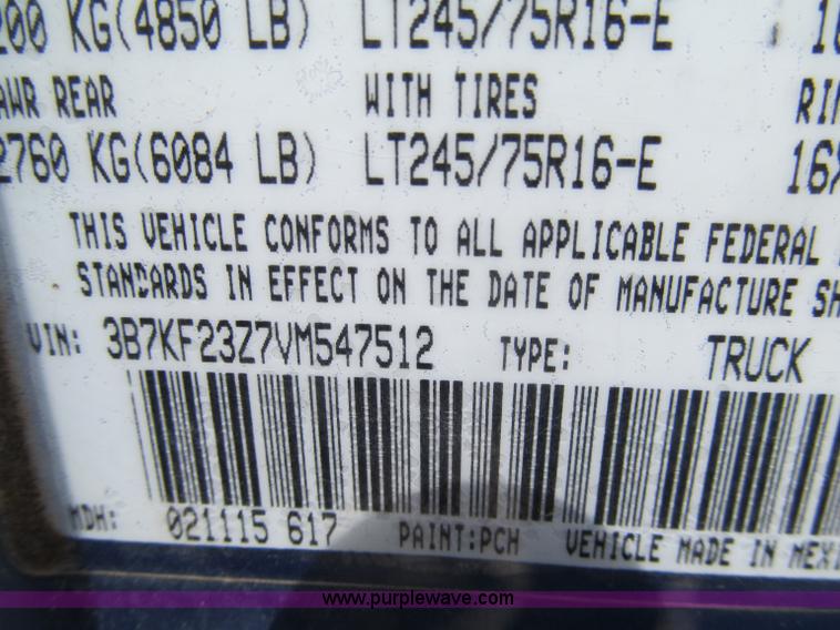 image for item F8584 1997 Dodge Ram 2500 ST Club Cab pickup truck