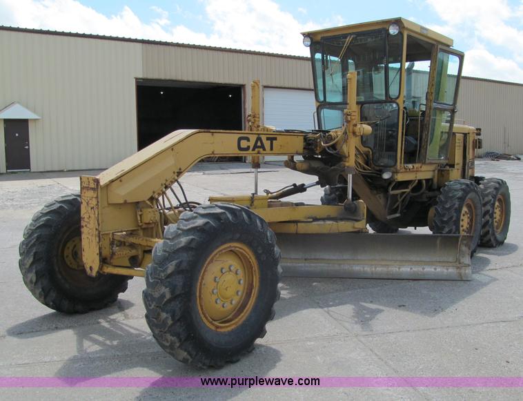 image for item F8585 1977 Caterpillar 120G articulated motor grader