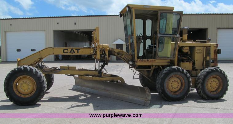 image for item F8585 1977 Caterpillar 120G articulated motor grader