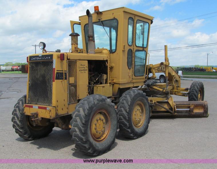 image for item F8585 1977 Caterpillar 120G articulated motor grader