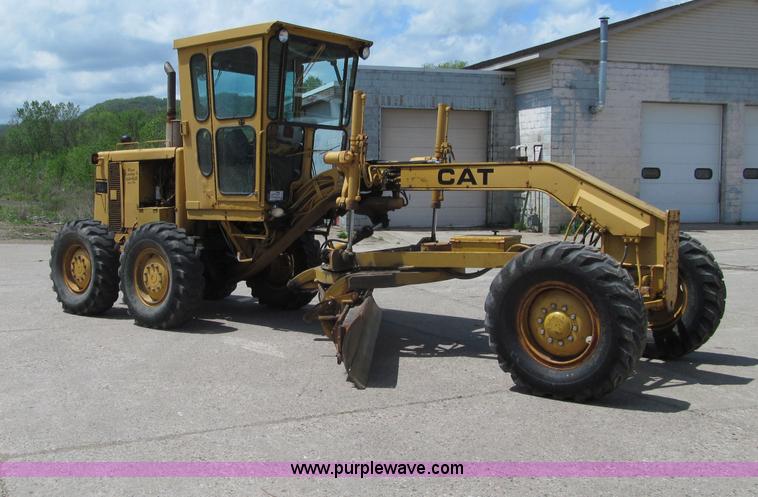 image for item F8585 1977 Caterpillar 120G articulated motor grader