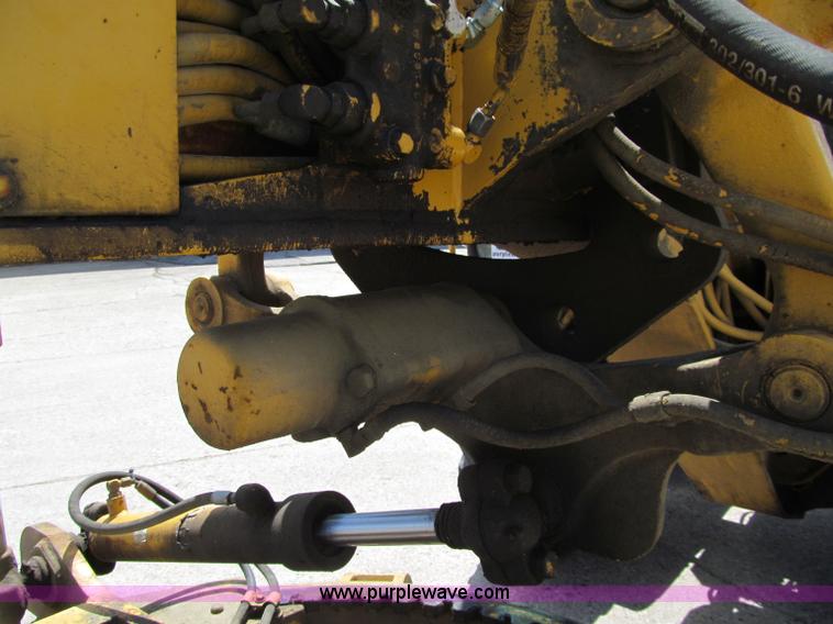 image for item F8585 1977 Caterpillar 120G articulated motor grader