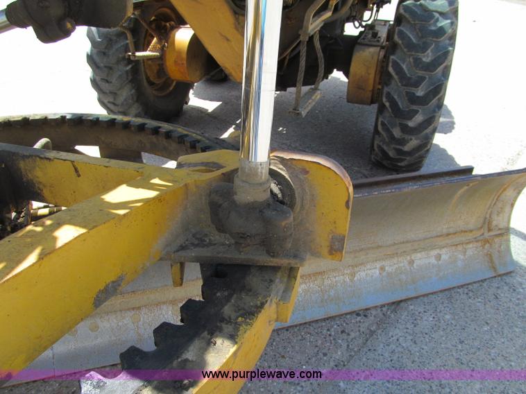 image for item F8585 1977 Caterpillar 120G articulated motor grader