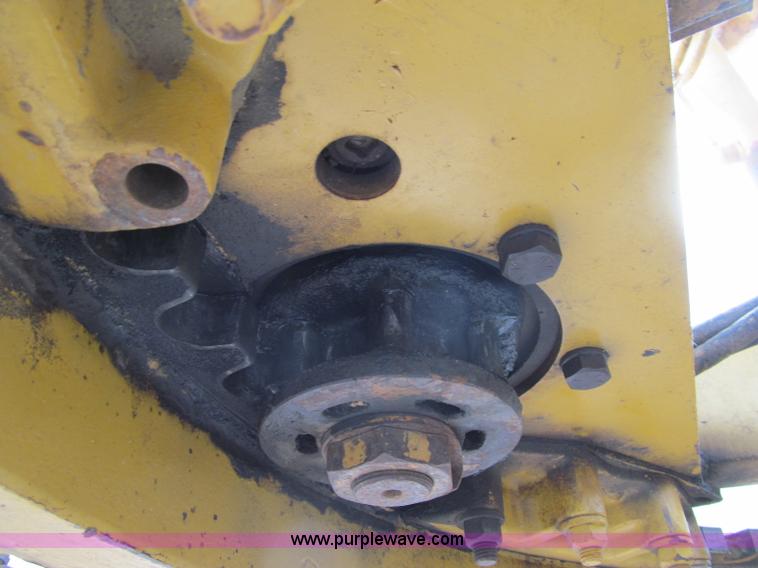 image for item F8585 1977 Caterpillar 120G articulated motor grader