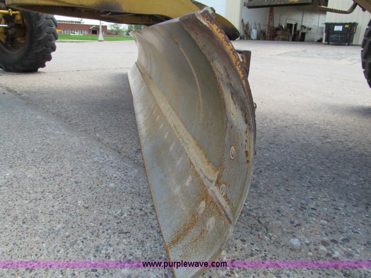 image for item F8585 1977 Caterpillar 120G articulated motor grader