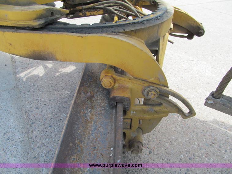 image for item F8585 1977 Caterpillar 120G articulated motor grader