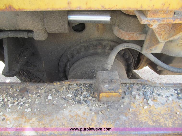 image for item F8585 1977 Caterpillar 120G articulated motor grader