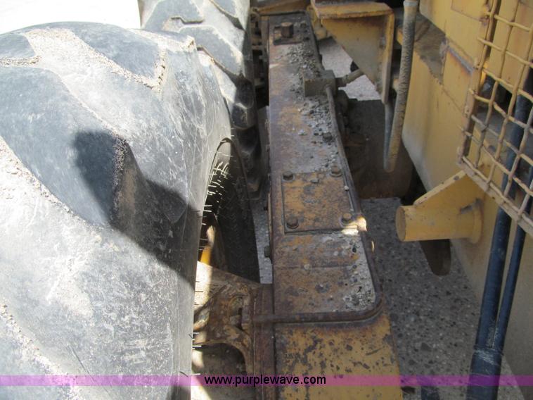 image for item F8585 1977 Caterpillar 120G articulated motor grader