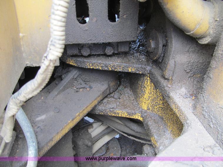 image for item F8585 1977 Caterpillar 120G articulated motor grader