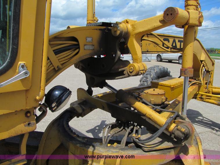 image for item F8585 1977 Caterpillar 120G articulated motor grader