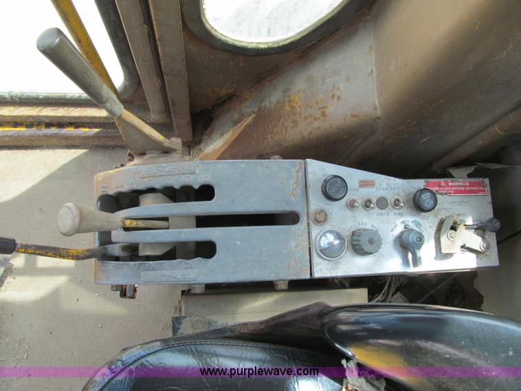 image for item F8585 1977 Caterpillar 120G articulated motor grader