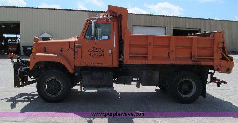 image for item F8586 1991 International 2554 dump truck