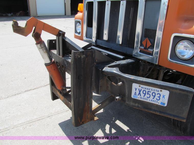 image for item F8586 1991 International 2554 dump truck