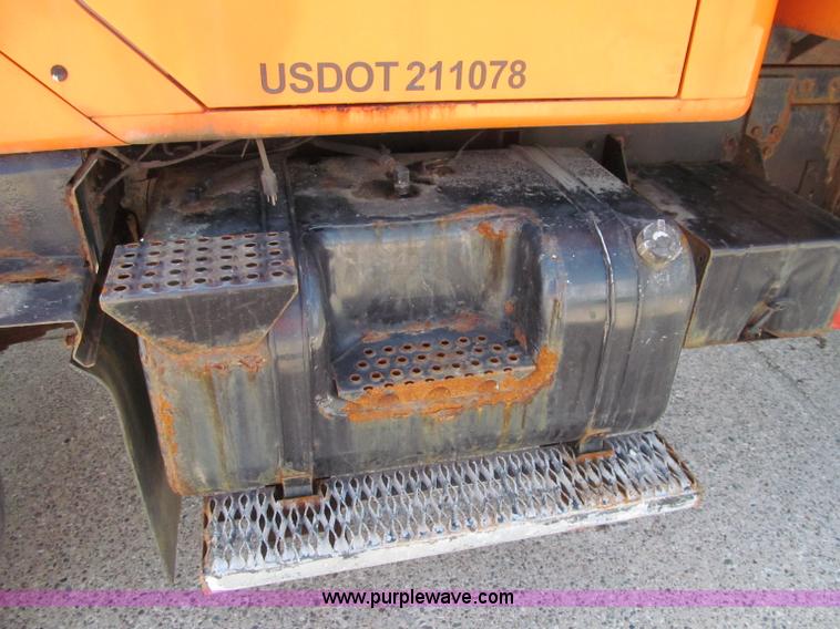 image for item F8586 1991 International 2554 dump truck