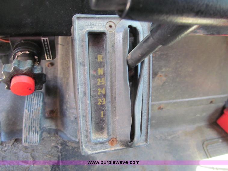 image for item F8586 1991 International 2554 dump truck