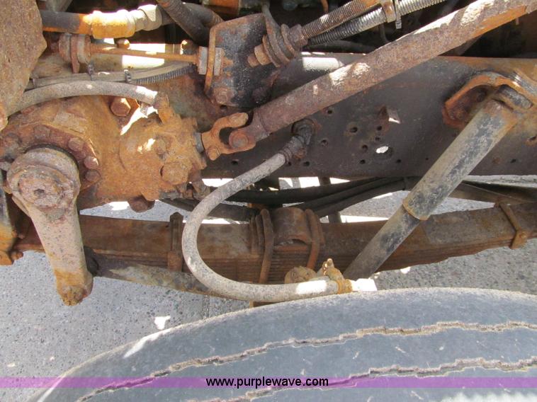 image for item F8586 1991 International 2554 dump truck