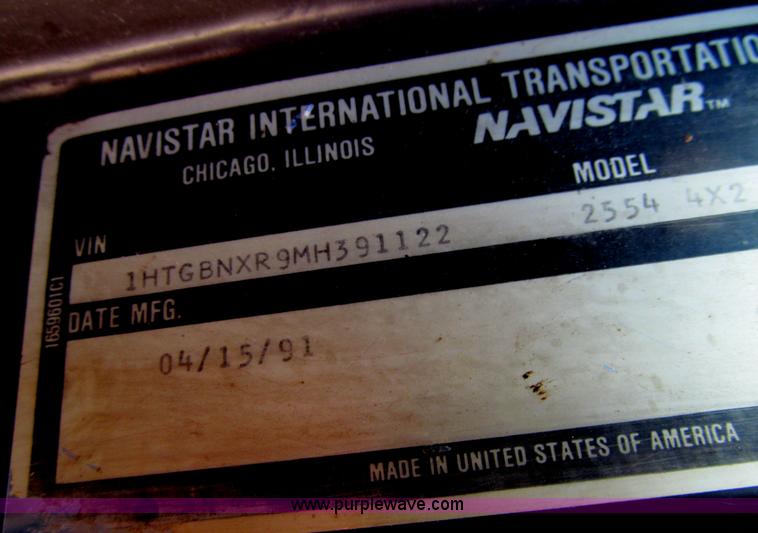 image for item F8586 1991 International 2554 dump truck