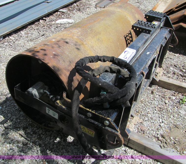 image for item G2983 Caterpillar CV16B vibratory roller