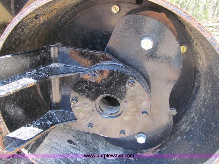 image for item G2983 Caterpillar CV16B vibratory roller