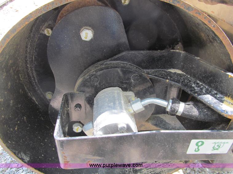 image for item G2983 Caterpillar CV16B vibratory roller