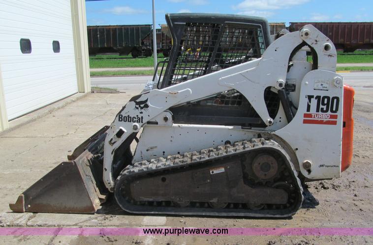 image for item G8692 2005 Bobcat T190 skid steer